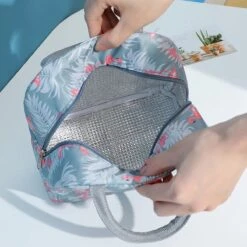 Koeltas - Lunchtas - Volwassenen En Kinderen - Compact & Handig: Zomer - Picknick -School - Lunch - Werk - Grijs Flamingo -Campingwinkel 1200x1200 1128