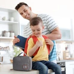 Brisby 4 Laags Geïsoleerde Koeltas - Lunchtas 1.5 Liter - Lichtgrijs -Campingwinkel 1200x1200 1602