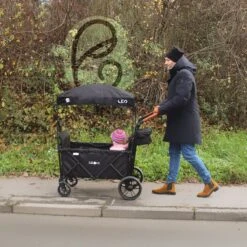 FableKids LEO X4Plus Opvouwbare Wagen Met Dak Fossil Grey -Campingwinkel 1200x1200 1630