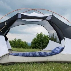 TRVLMORE Slaapmat - Zelfopblazend - 1 Persoons - Ingebouwde Pomp En Kussen - Blauw -Campingwinkel 1200x1200 942