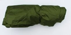 FisherPro Karpertent Met Stormcover – Vistent – Tent - Bescherming Tegen Zon En Wind – 100% Waterdichte Stormhoes – Met Handige Meeneemtas – Ook Geschikt Als Strandtent Of Festivaltent – Extra Veiligheid En Warmte Door Stormcover -Campingwinkel 1200x604 1