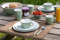 Bo-Camp Servies - Campingbord - 100% Melamine - 16-delig - Groen -Campingwinkel 1200x799 99