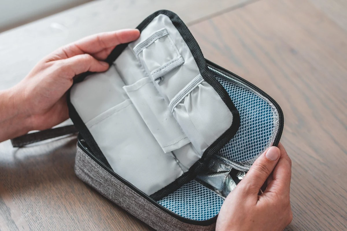 Smart Cool'R Diabetes Tas - Diabetes Etui - Insuline Koeltas - Insuline Etui - Diabetes Tasje - Medische Koeltas Voor Insulinespuit Met 2 Ice Packs Voor Optimale Temperatuur 5 Smart Cool'R Diabetes Tas - Diabetes Etui - Insuline Koeltas - Insuline Etui - Diabetes Tasje - Medische Koeltas Voor Insulinespuit Met 2 Ice Packs Voor Optimale Temperatuur - Afbeelding 5