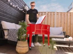 AXI Retro Cooler Rood - Koeler Met Wielen - 76L Inhoud - Koelbox Met Aftapkraan 34 AXI Retro Cooler Rood - Koeler Met Wielen - 76L Inhoud - Koelbox Met Aftapkraan -Campingwinkel 1200x900 35